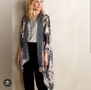 NWOT, Flowy Silk kimono by Eloise, one size